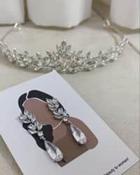 כתר הדר אבני זרקון פרח