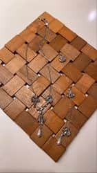 שרשרת מור בתוסף גב נופל